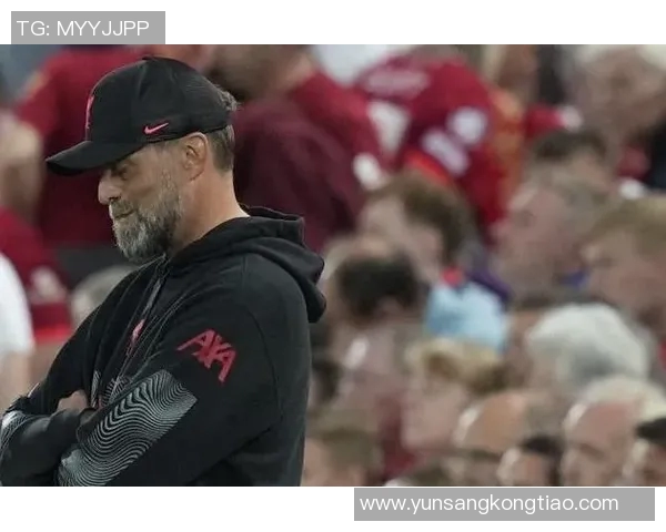 波尔多与里昂激战正酣比分悬念引发球迷热议与期待