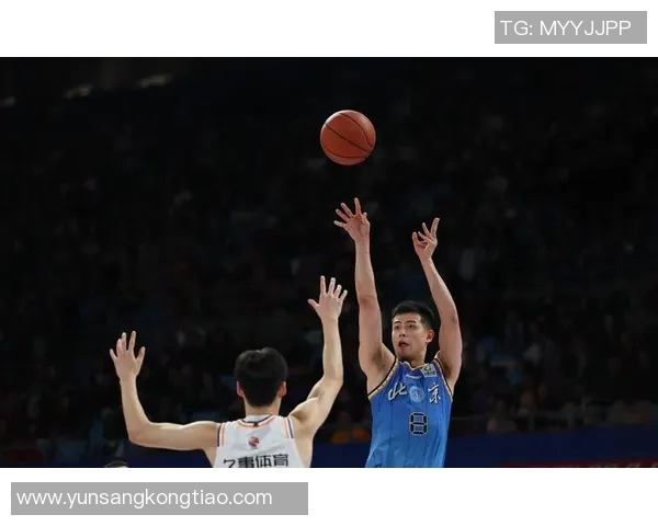 方硕在篮球赛场的崛起与挑战解析：从新星到领军人物的成长之路