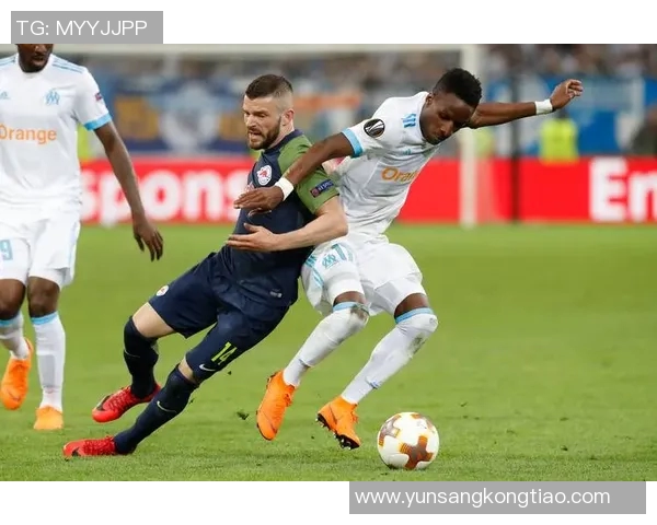 沙尔克04主场大胜法兰克福，豪取三连胜，重回巅峰之路