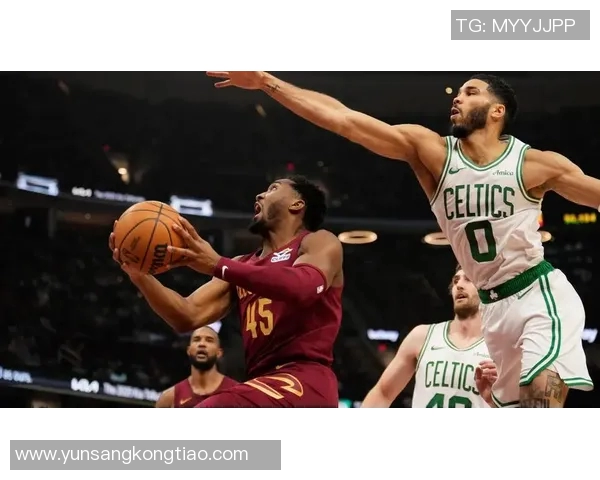 凯尔特人客战骑士主场争夺季后赛席位的激烈对决分析